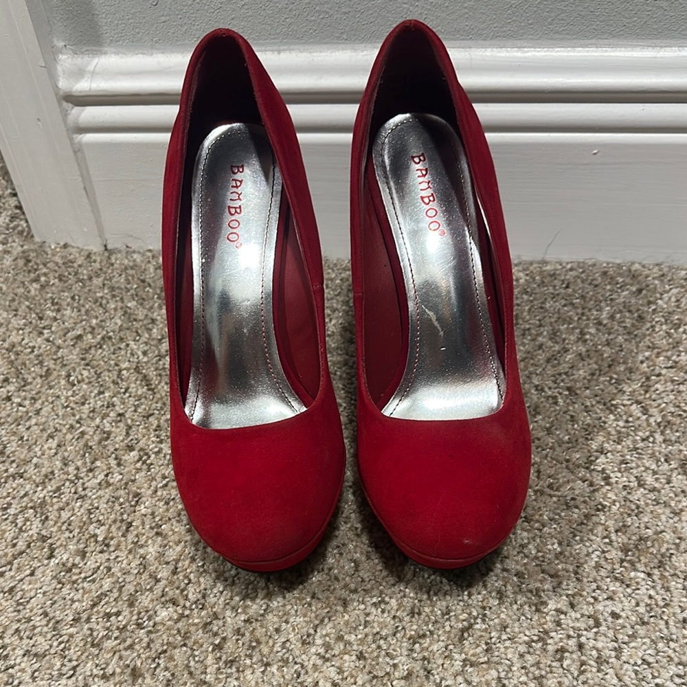 Elegant Red Women's Heels - Picture 2 of 3